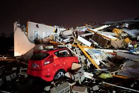 Tornados causan muertes y destrozos en EEUU