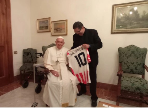 El papa Francisco bendice a la selección paraguaya