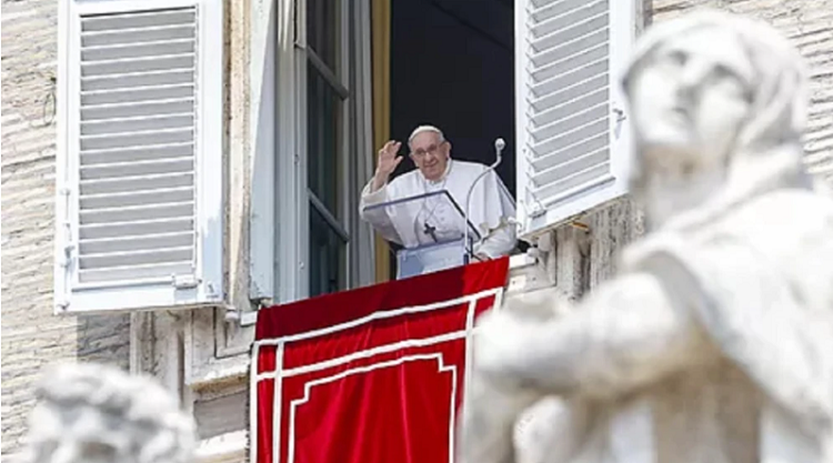 El Papa pide “escuchar el grito de paz” de las víctimas y parar “el desastre de la guerra”