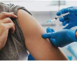 Instan a vacunar a los niños ante brote de sarampión en la región