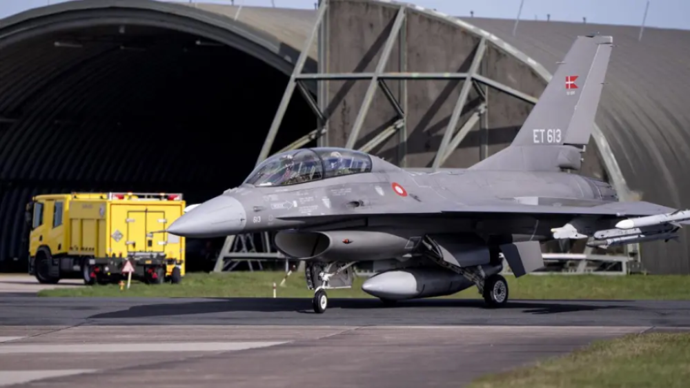 Mundo Javier Milei celebra la compra de los 24 aviones militares F-16 de Dinamarca
