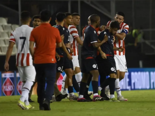 Vergonzoso final del amistoso entre Paraguay y República Dominicana