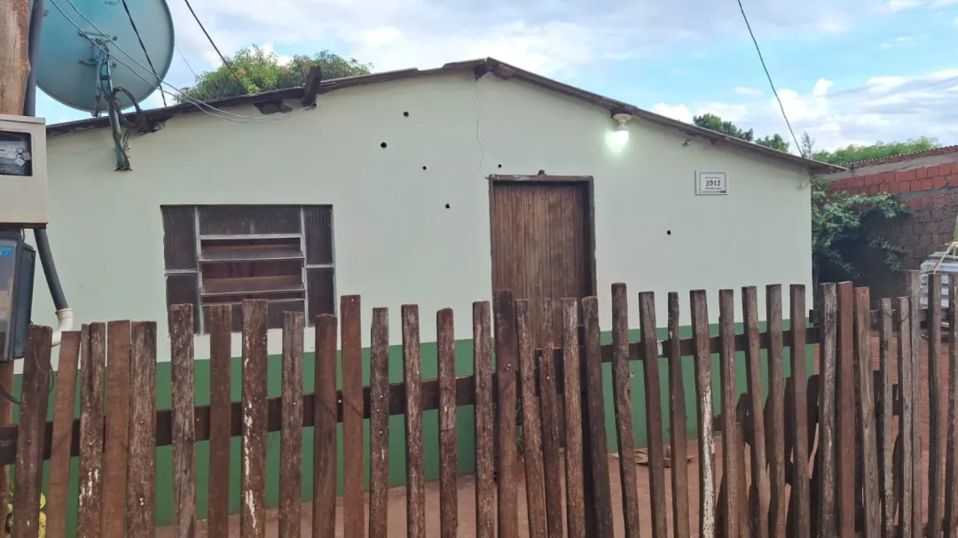 Desconocidos disparan contra una vivienda en barrio Obrero de Pedro Juan Caballero