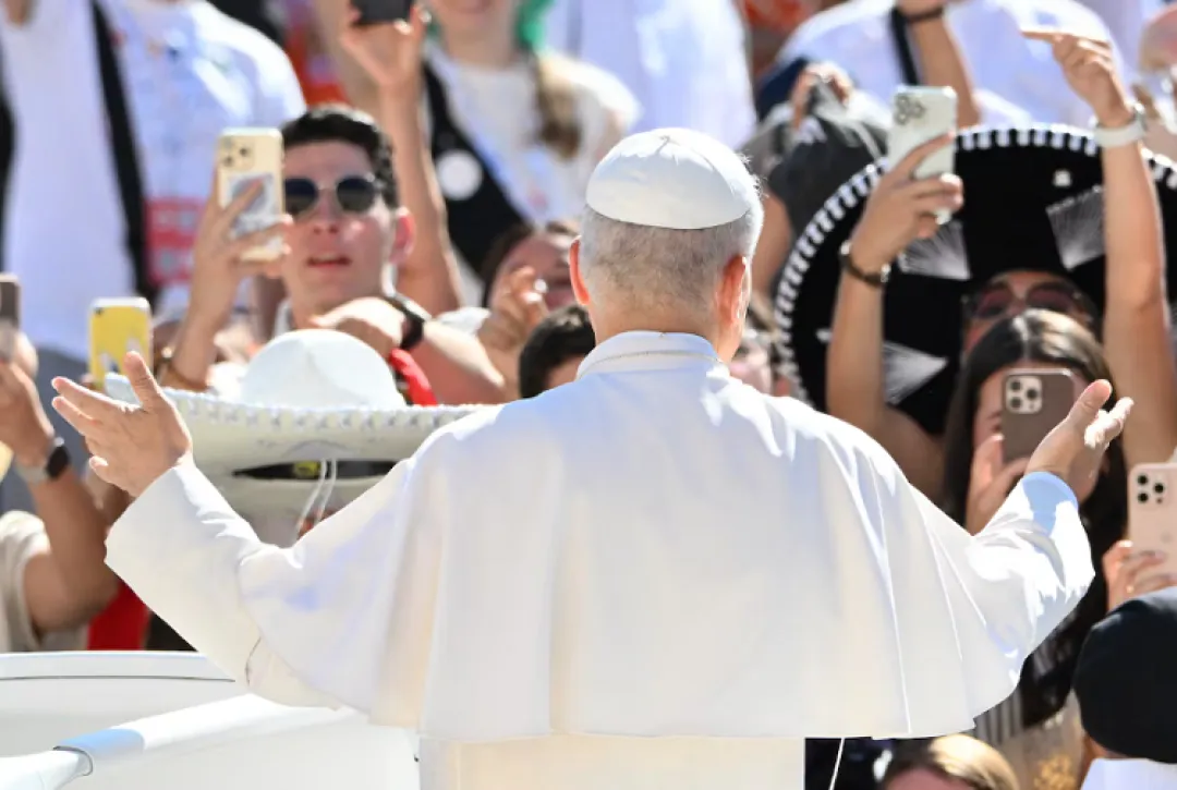 León XIV alienta la “nueva evangelización” en cumbre de “influencers”