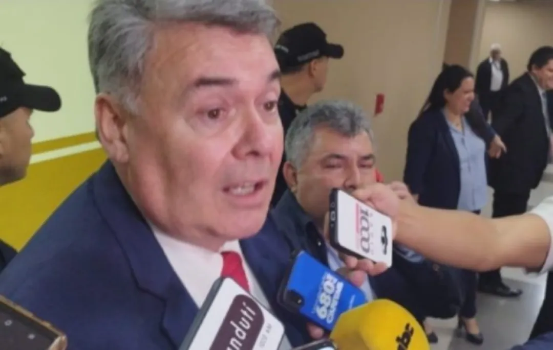Fiscalía imputó por desacato a una orden judicial al defensor del Pueblo y pide su desafuero
