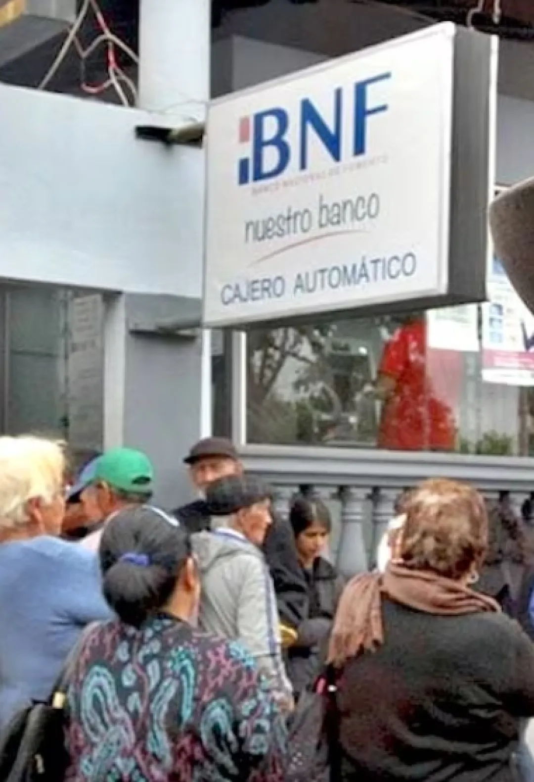 Desde este viernes, 7.467 adultos mayores de 75 años comenzarán a recibir la pensión universal