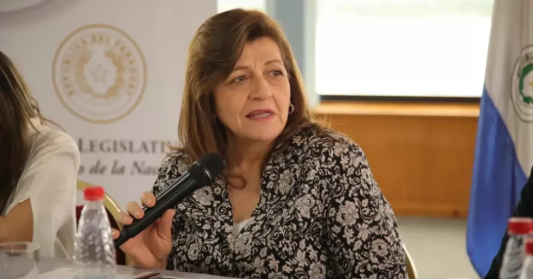 Fracasa moción de Ovelar para tratar con urgencia el cambio de horario