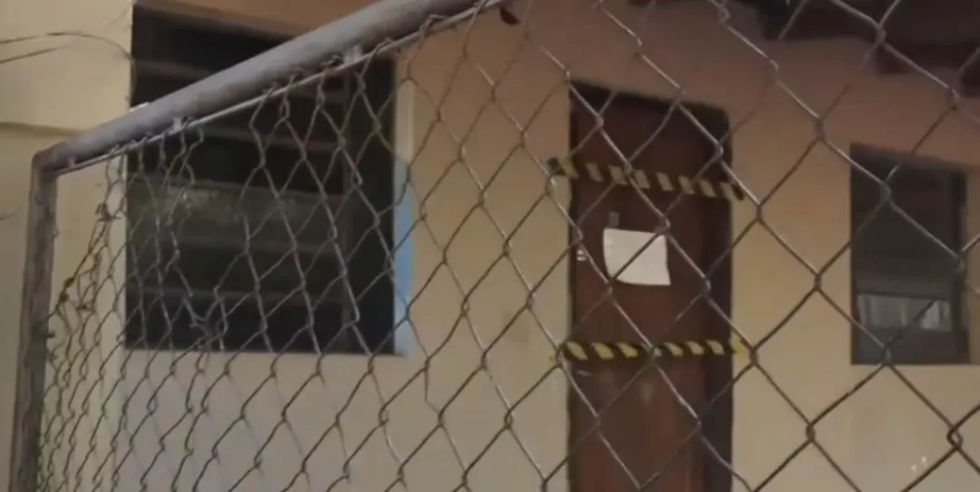 Investigan presunto feminicidio en un inquilinato en San Lorenzo