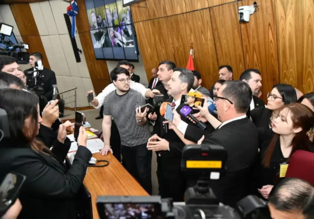 Latorre confirma que hay un equipo de abogados trabajando para revertir las sanciones a Cartes