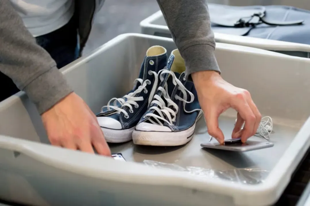 Quitarse los zapatos no será obligatorio en aeropuertos de EE. UU.