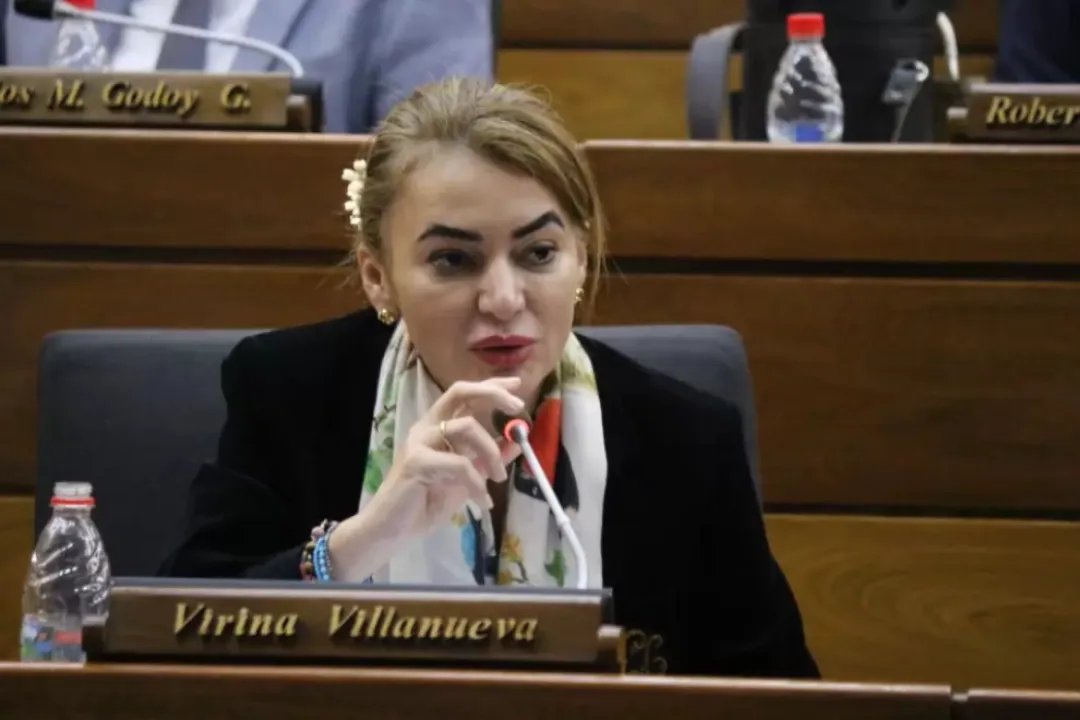 "No podemos tapar el dedo con el sol": diputada cartista se traba en elogios a Peña