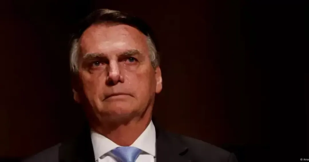 Defensa de Bolsonaro pide revocar prisión domiciliaria