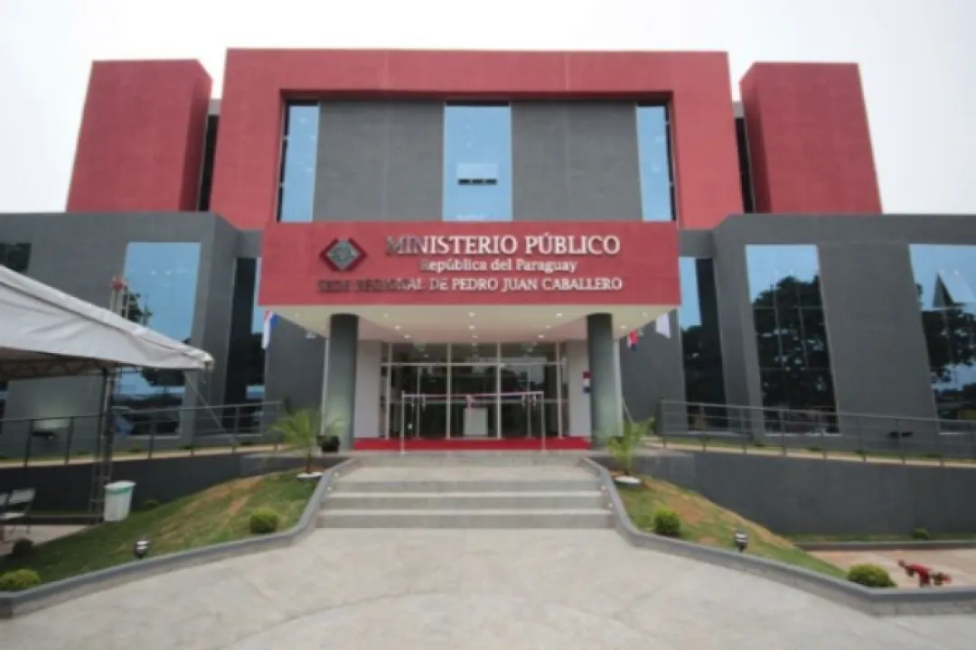 Chats de Lalo con fiscales de Pedro Juan revelan intercambio de favores