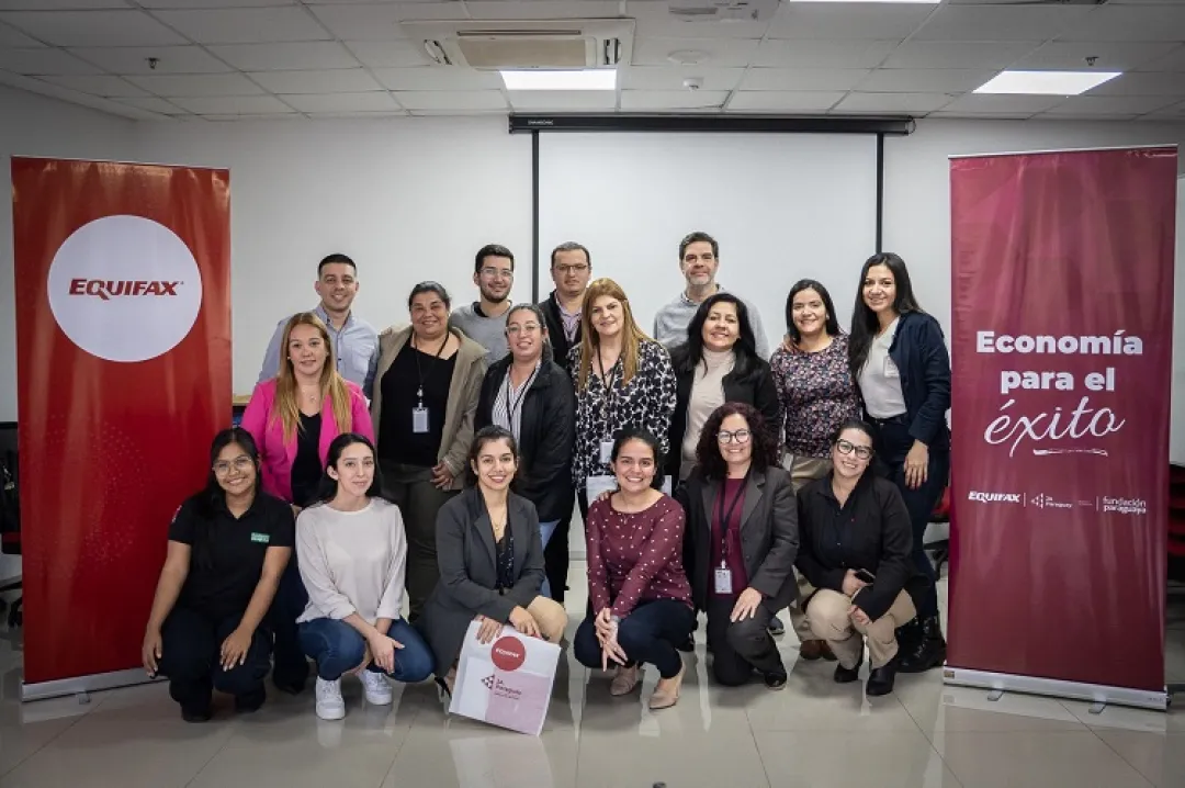 Voluntarios de Equifax se capacitan para impulsar la décima edición del programa “Economía para el Éxito”